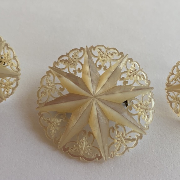 Vintage Carved Mother of Pearl Brooch & Earrings - Picture 6 of 14